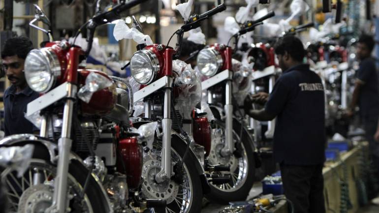 Two-wheeler companies saddled with over Rs 2,500 crore BS-IV inventory Due to Covid-19 lockdown